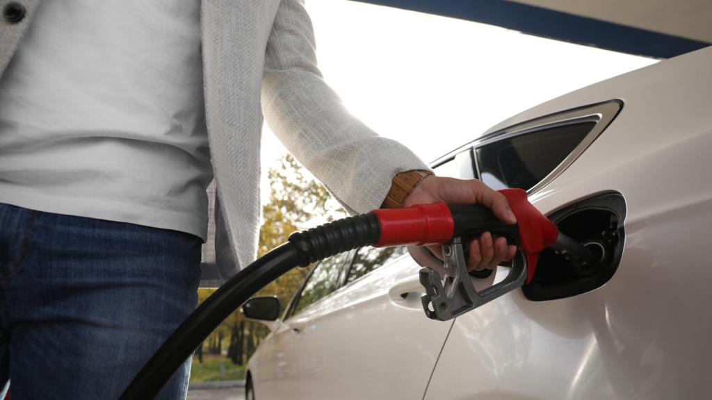 Imagen de archivo de repostaje de gasolina.