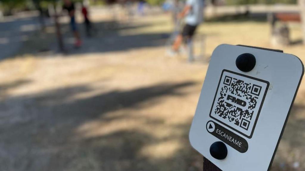 Imagen del QR en un parque de Valladolid