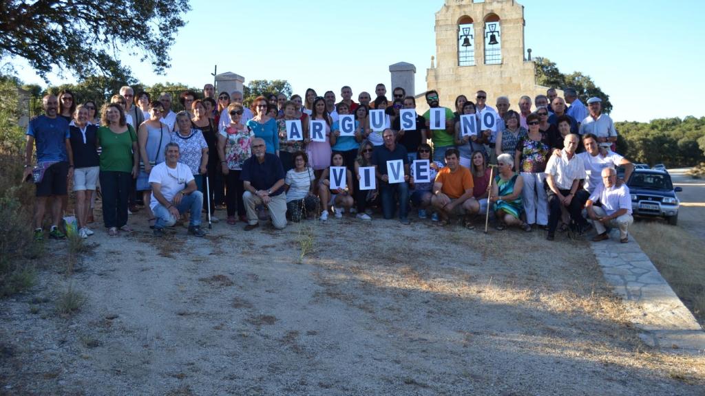 Miembros de la asociación 'Argusino Vive'