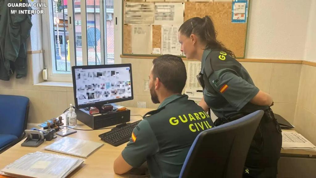 Una pareja de guardias civiles en una imagen de archivo.