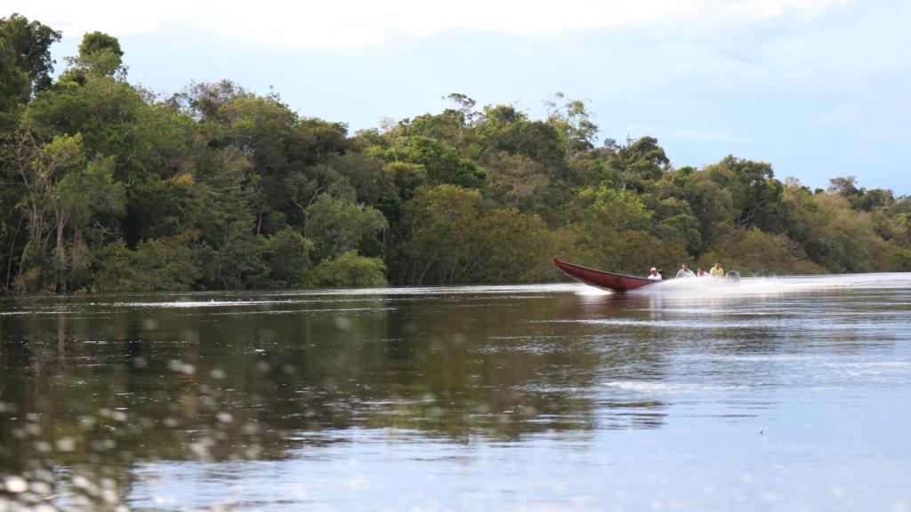 El río es la manera más rápida de atravesar la selva