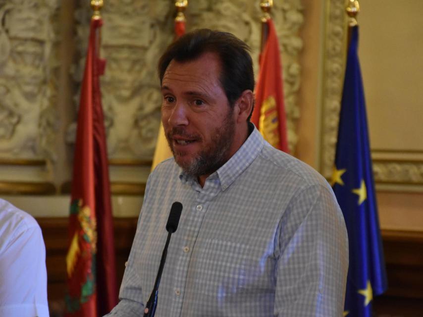 Óscar Puente durante la rueda de prensa de este miércoles.