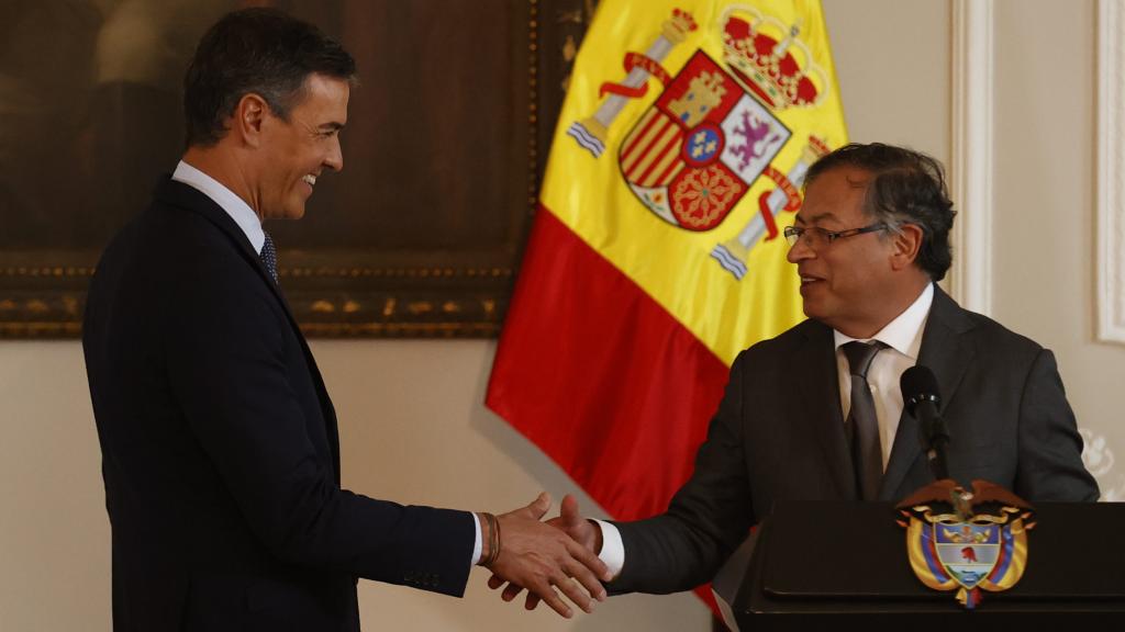 El presidente de Colombia, Gustavo Petro, junto al presidente de gobierno de España, Pedro Sánchez, este 24 de agosto en Bogotá (Colombia)