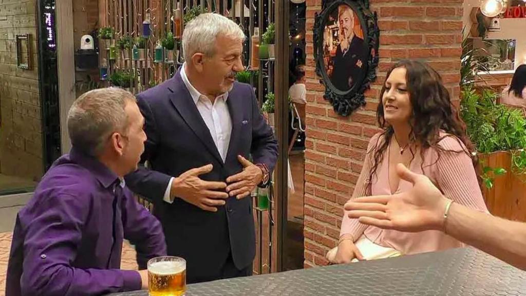 Luis, Carlos Sobera y Carmen durante la cita fugaz.
