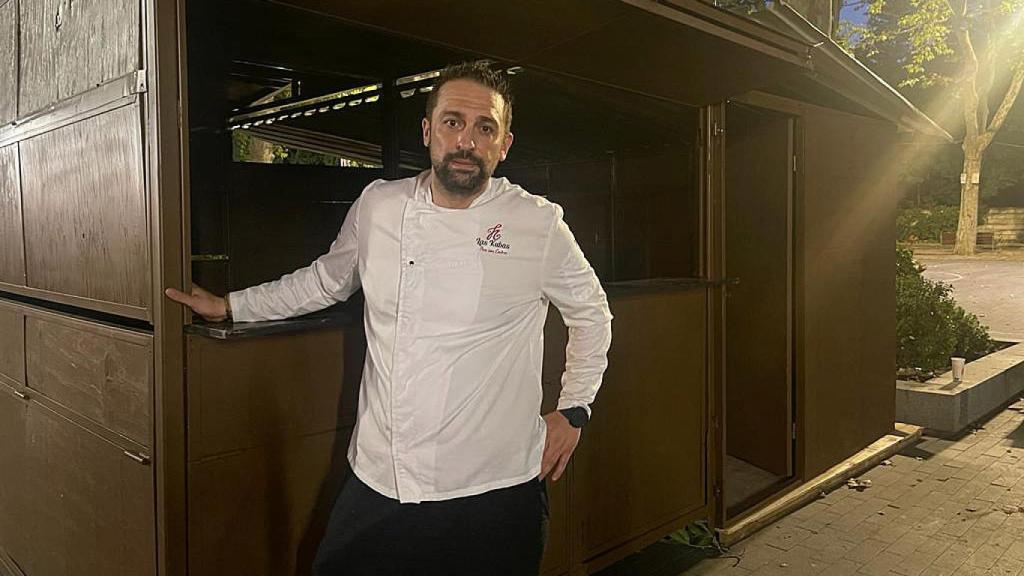 David y su caseta en la Acera Recoletos