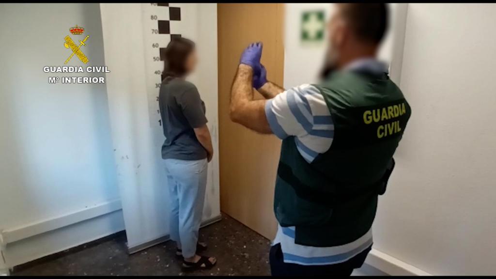 La detenida, en dependencias de la Guardia Civil.