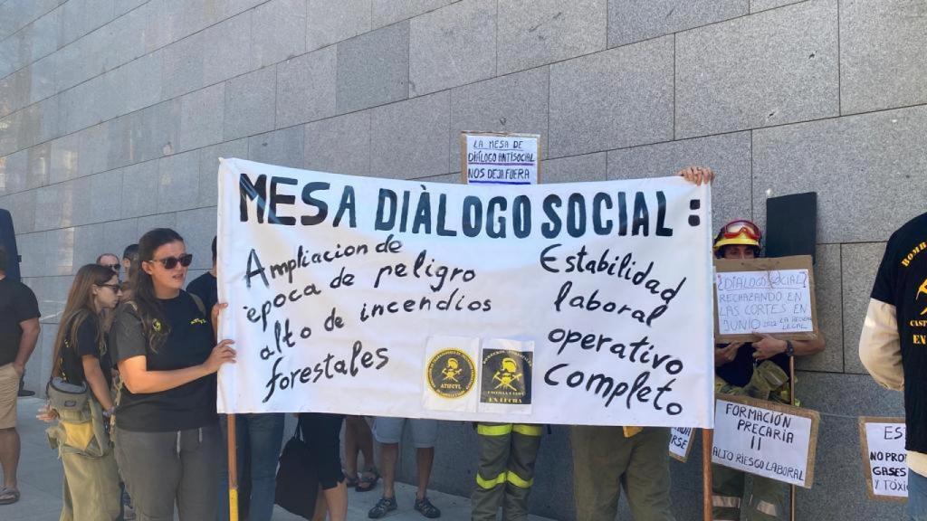 Pancarta de los Bomberos Forestales