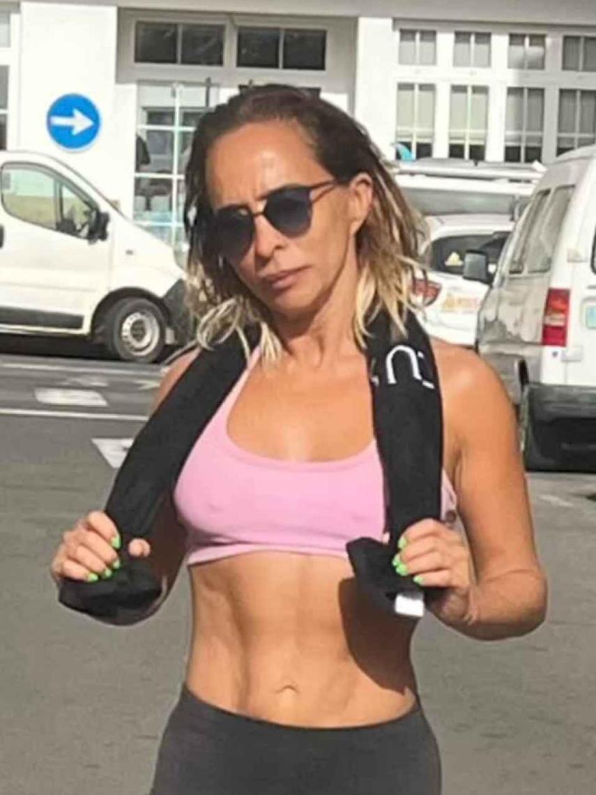 María Patiño luce abdominales en sus redes sociales.
