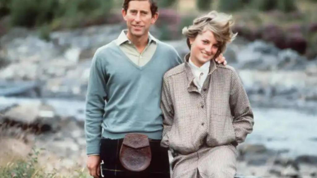 Lady Di junto al príncipe Carlos en una imagen de archivo