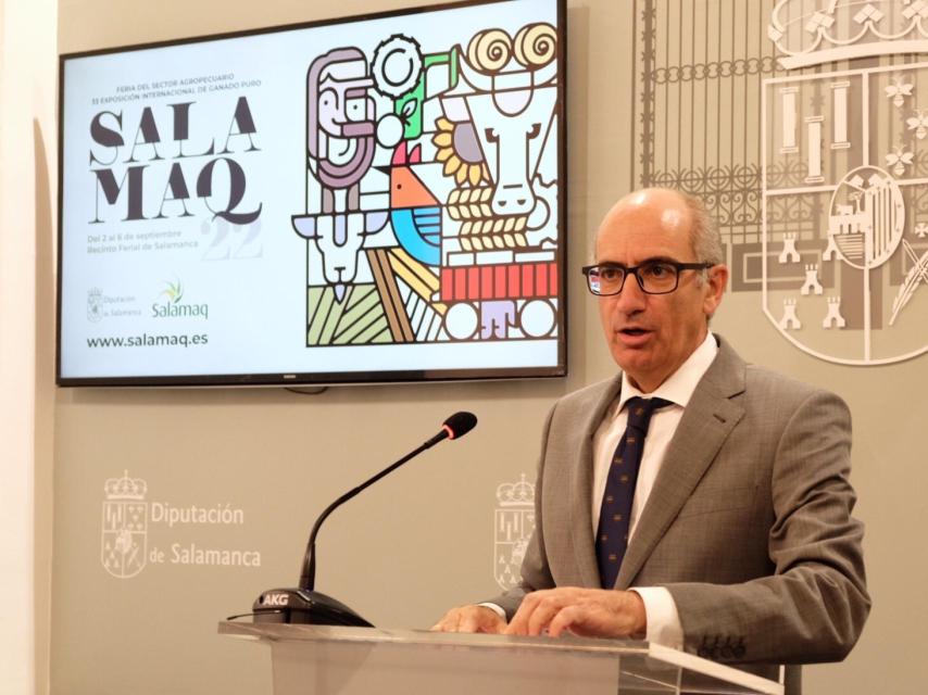 El presidente de la Diputación de Salamanca, Javier Iglesias, durante la presentación de Salamaq 22, este viernes.