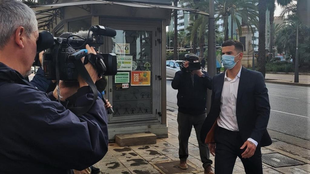 Santi Mina accede a la Audiencia Provincial de Almería