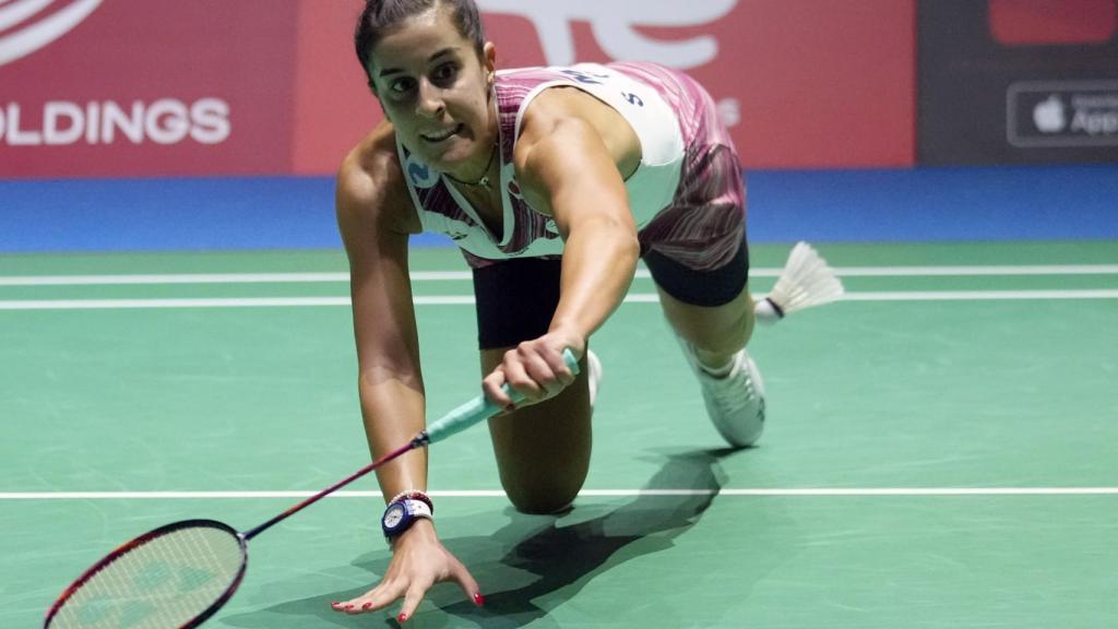 Carolina Marín se lanza para salvar un punto en el Mundial de bádminton de Tokio 2022
