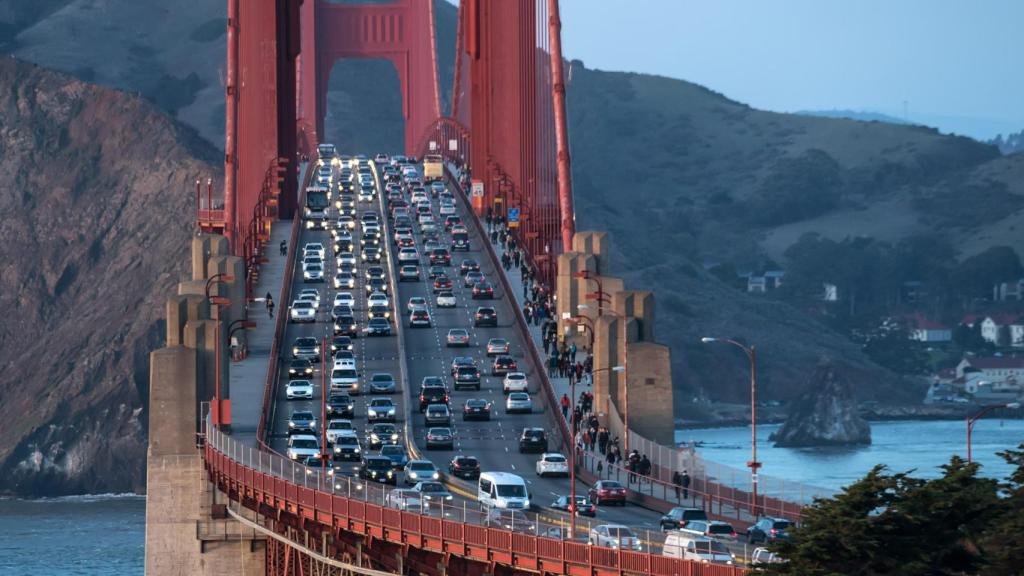 Los coches con motor de combustión tienen los días contados en California.
