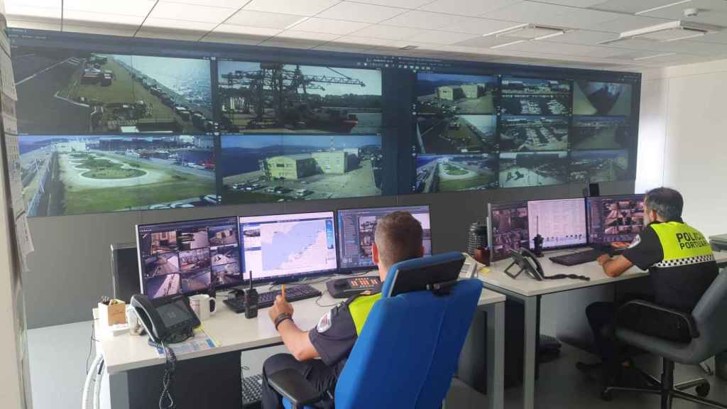 Control de las cámaras de seguridad durante los eventos en el Muelle de Trasatlánticos.