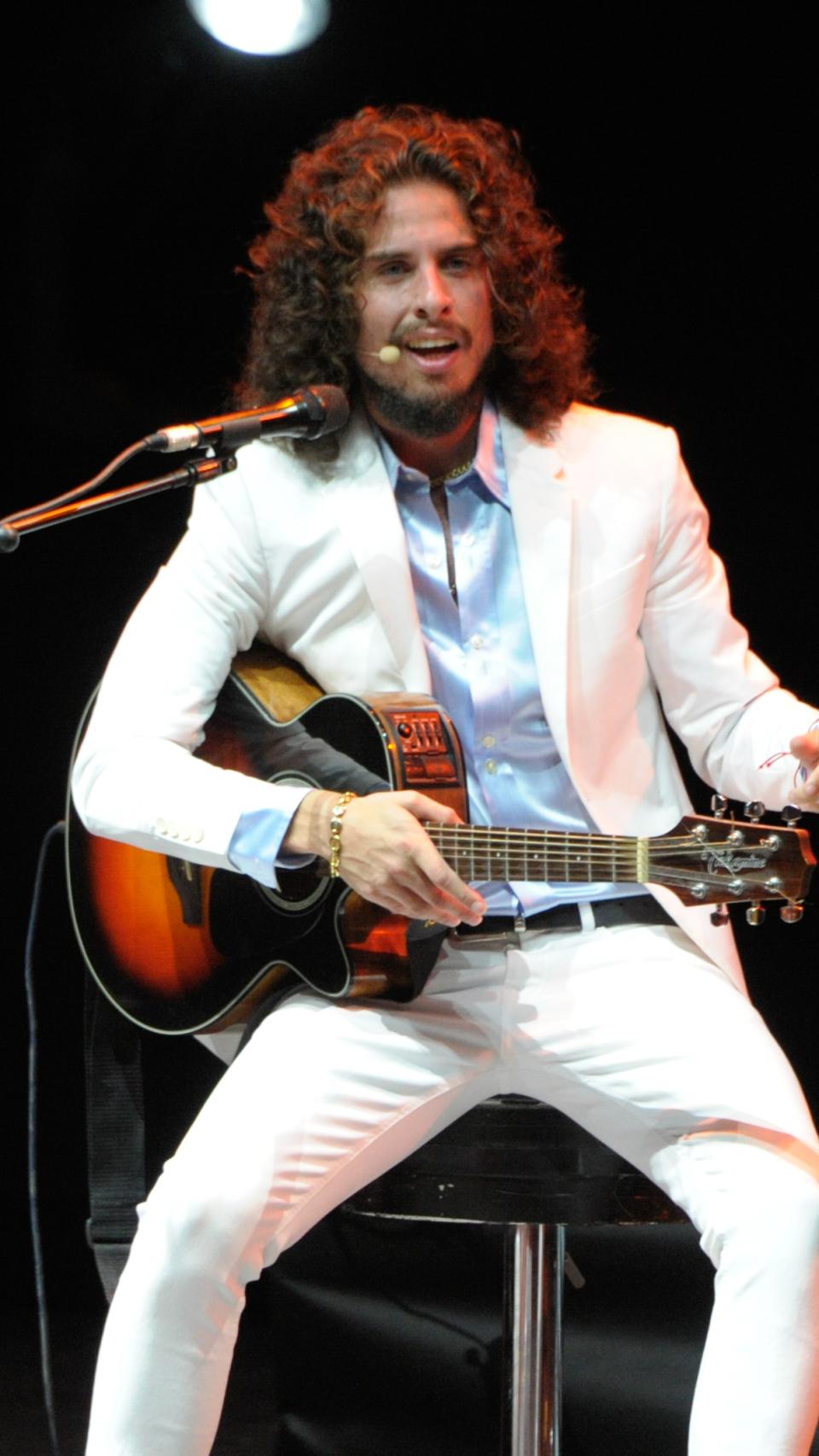 Kiki Morente cantando este mes de agosto en Marbella.