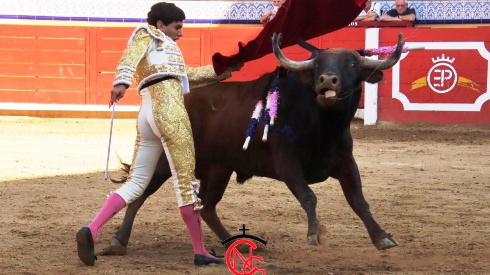 Serrano presenta su candidatura al Piñón