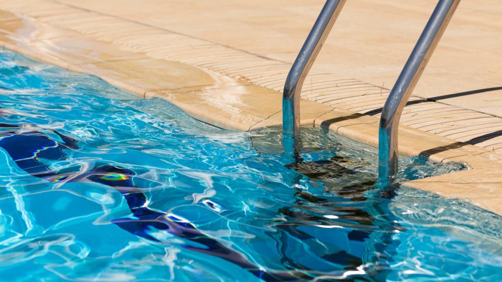 Imagen de archivo de una piscina municipal.