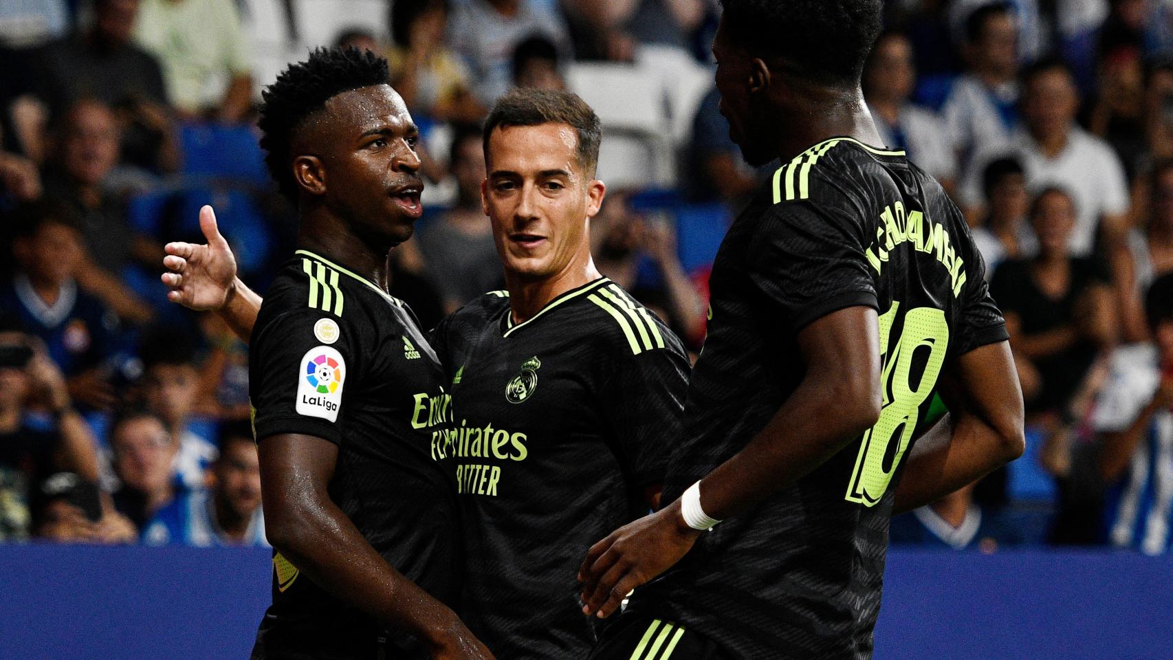 Vinicius celebra un gol con Lucas Vázquez y Tchouameni