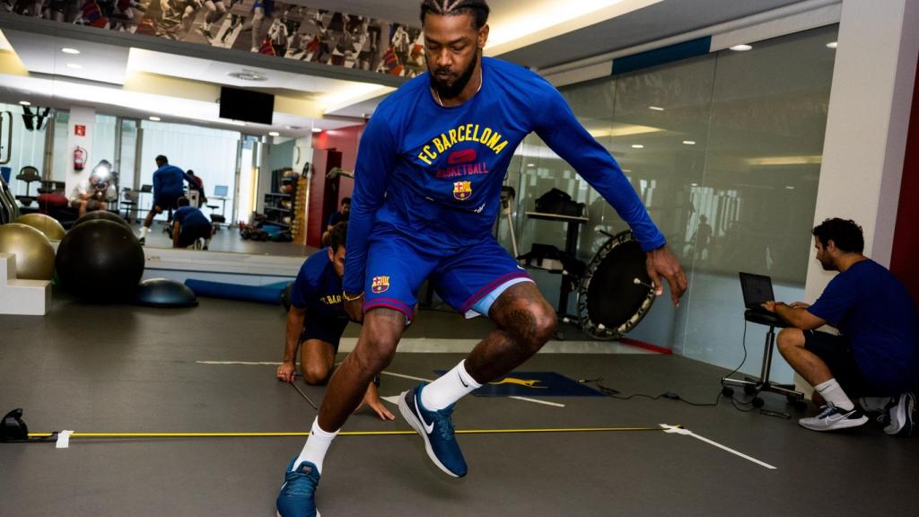 Cory Higgins se somete a las pruebas médicas.