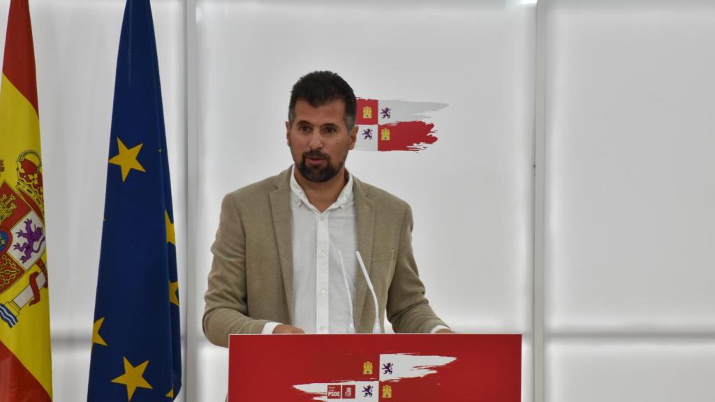 Luis Tudanca durante la rueda de prensa de este lunes.