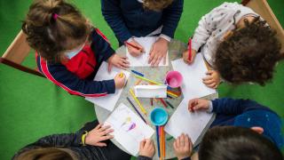 Málaga ofrece servicios gratuitos de canguro para menores de 0 a 10 años: así puedes solicitarlo