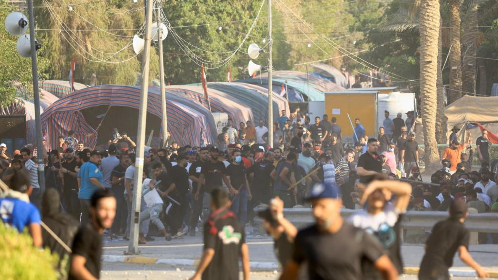 Imagen de los enfrentamientos de este lunes en la Zona Verde de Bagdad.