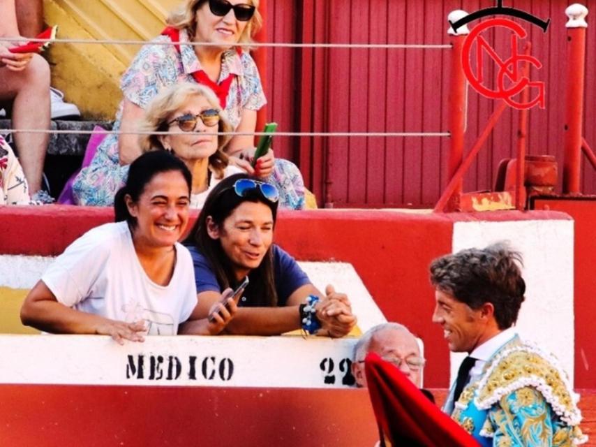 Manuel Escribano en el brindis a las doctoras Marta Pérez y Asun Caminero