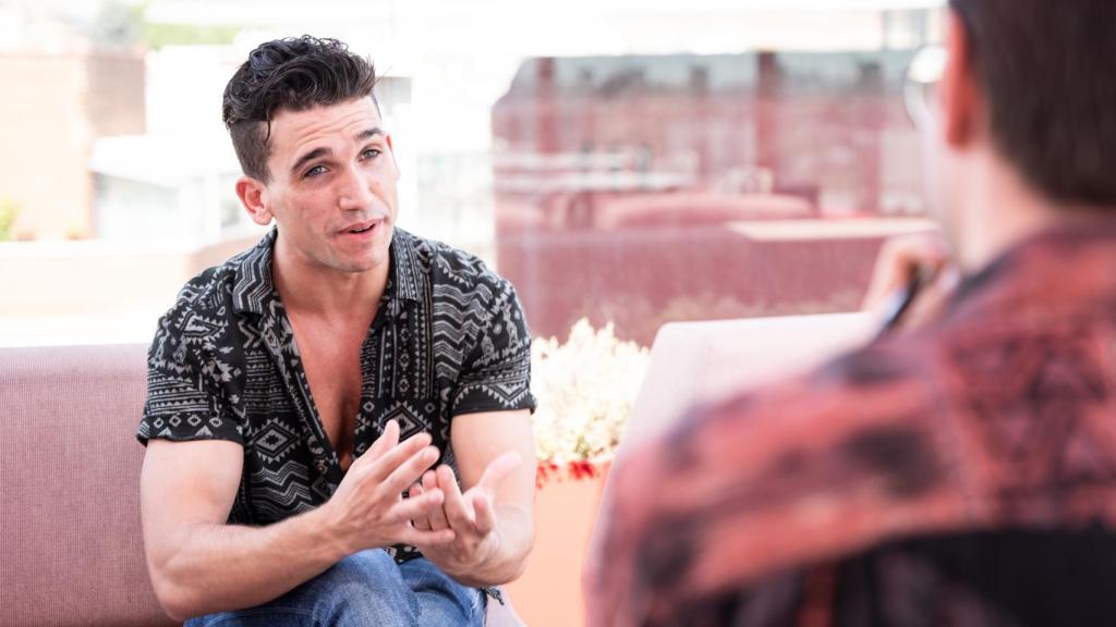 Jaime Lorente durante la entrevista con EL ESPAÑOL | Porfolio