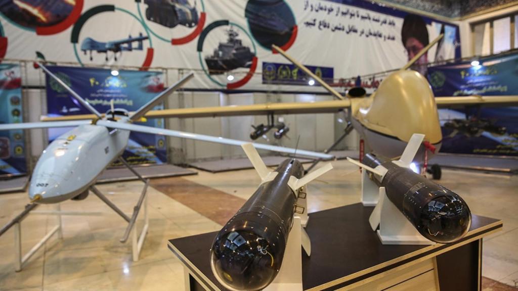 Misiles que puede equipar el Shahed 129 (a la derecha de la foto)