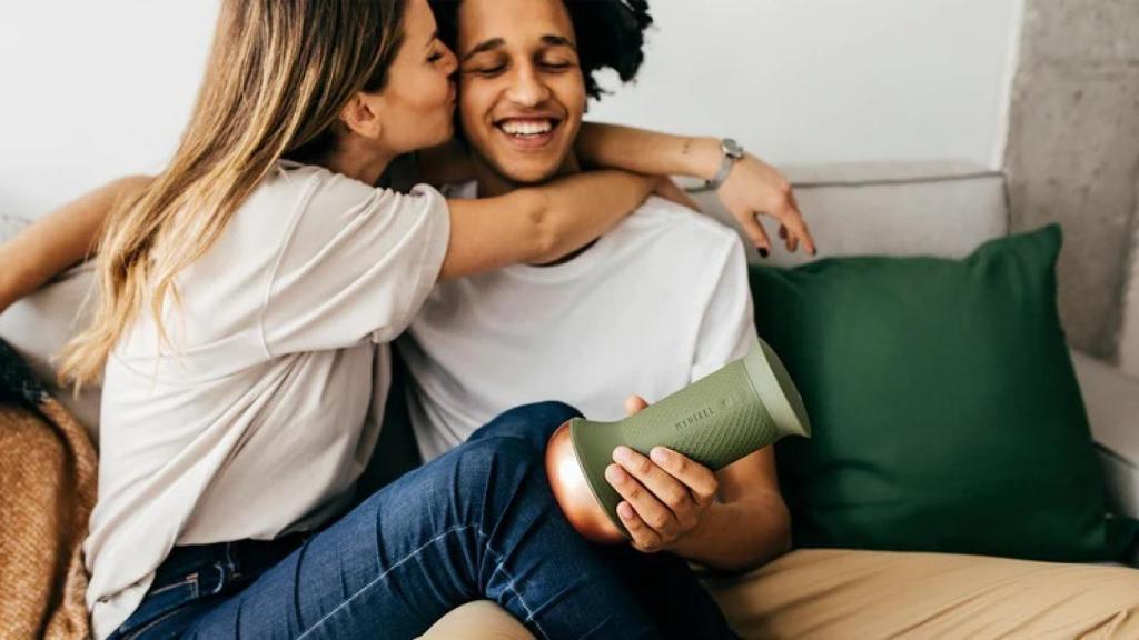 Una pareja junto al estimulador.