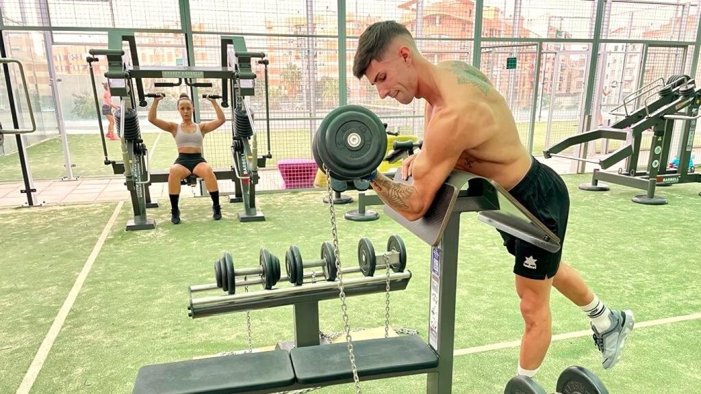 Una cadena de gimnasios de Valencia, Atalanta, crea una nueva área en el exterior para ahorrar costes.