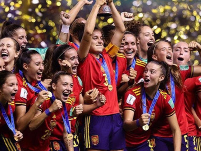La selección celebra el título