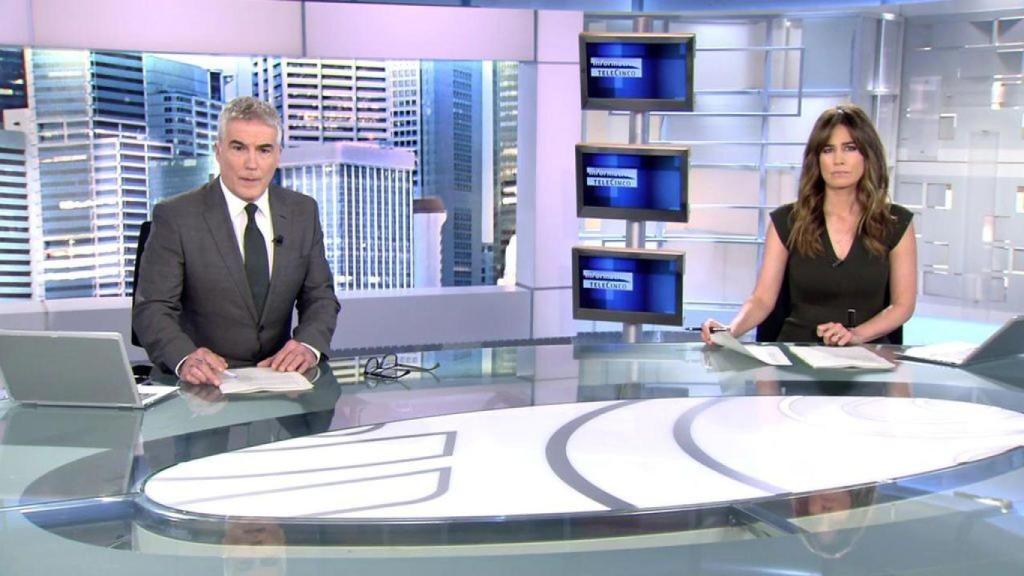 David Cantero e Isabel Jiménez en 'Informativos Telecinco'.