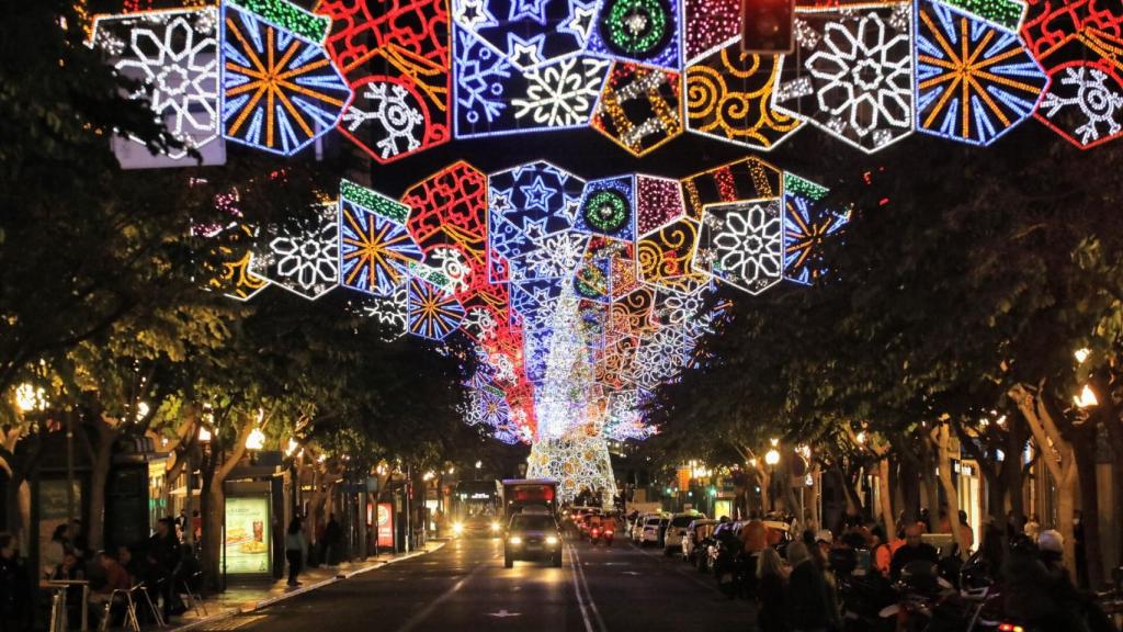 Una vista de la Rambla de Alicante en las Navidades de 2021.