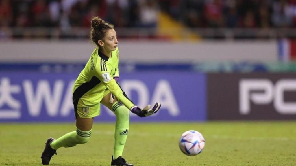 La portera Adriana Nanclares durante un partido del Mundial sub-20