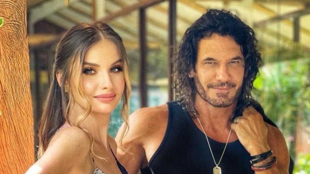 Mario Cimarro junto a su pareja sentimental, Bronislava Gregušová, en una imagen de sus redes sociales.