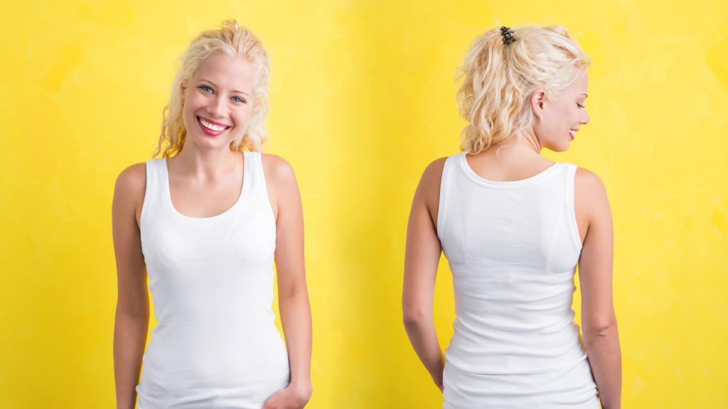 Una mujer posa con un 'tank top'.