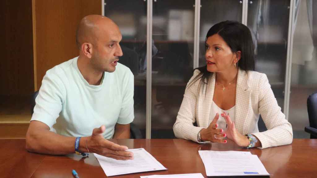 Alejandro Lorenzo y Nidia Arévalo, alcaldes populares de O Porriño y Mos, respectivamente.