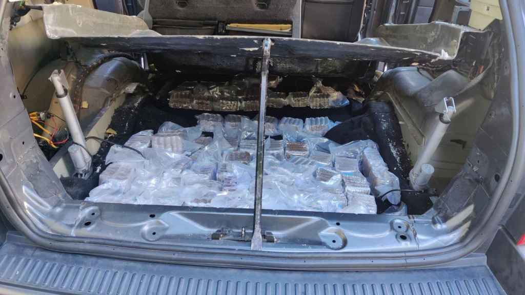 Doble fondo del maletero donde viajaba la mercancía.