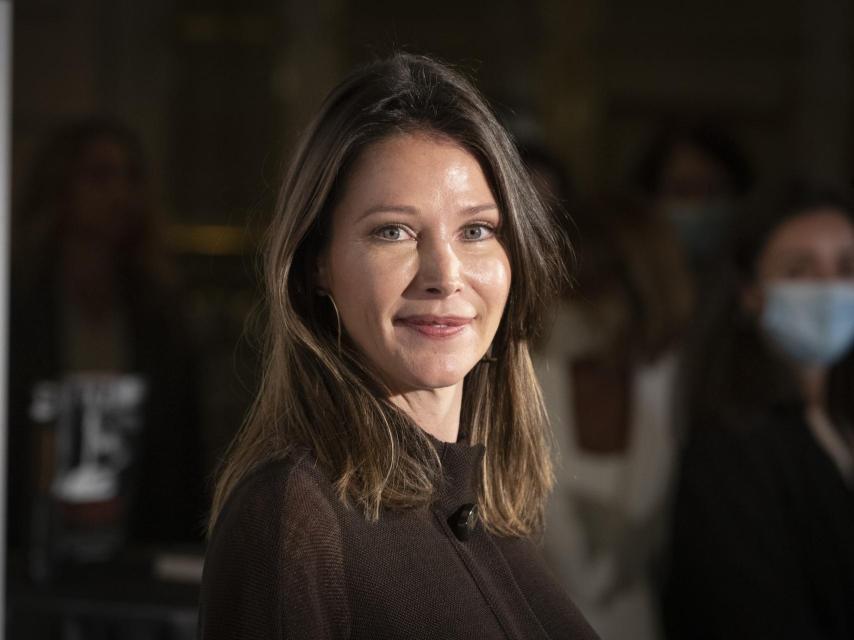 Esther Doña en la presentación del libro de Cruz Sánchez de Lara, 'Cazar leones en Escocia', en abril de 2022.