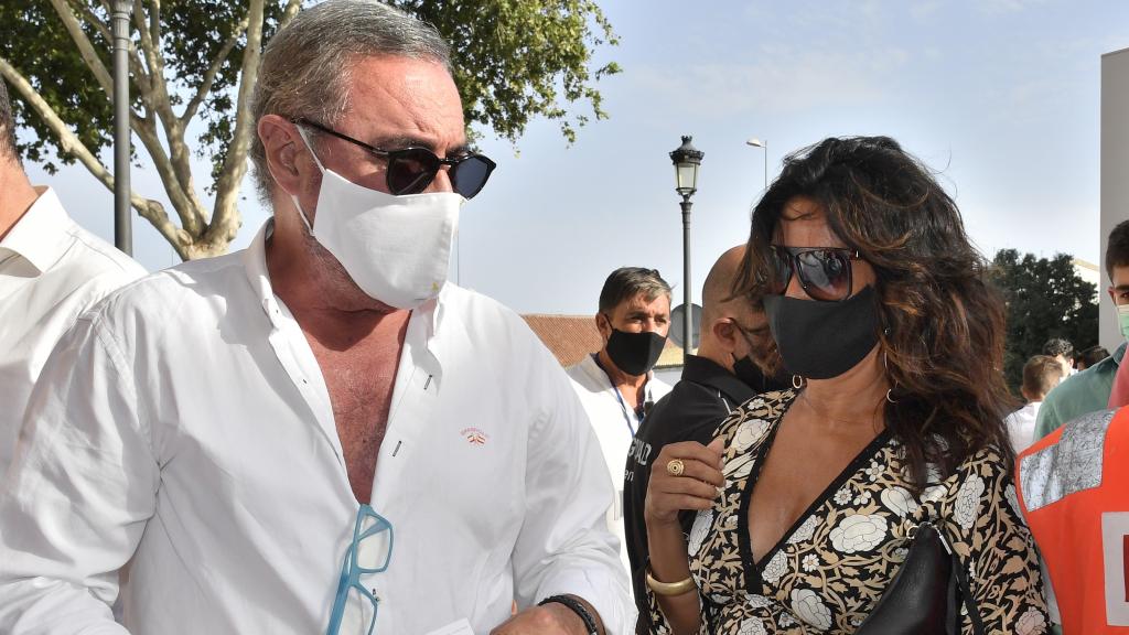 Carlos Herrera y Pepa Gea en un evento público en el Puerto de Santa María, en Cádiz, en agosto de 2020.