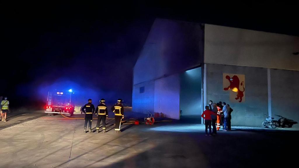 Incendio en una nave en Matalobos del Páramo