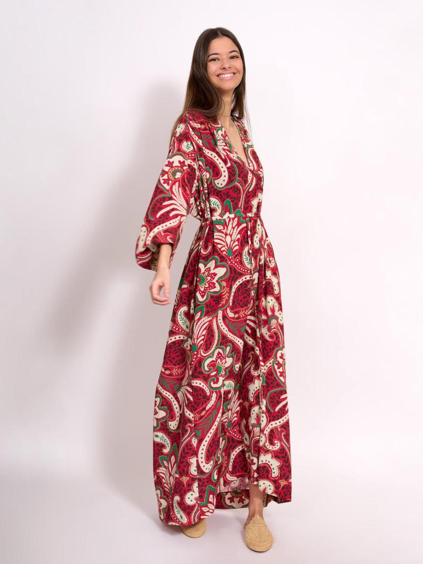 Detalles del vestido caftán que ha lucido Nuria Roca.