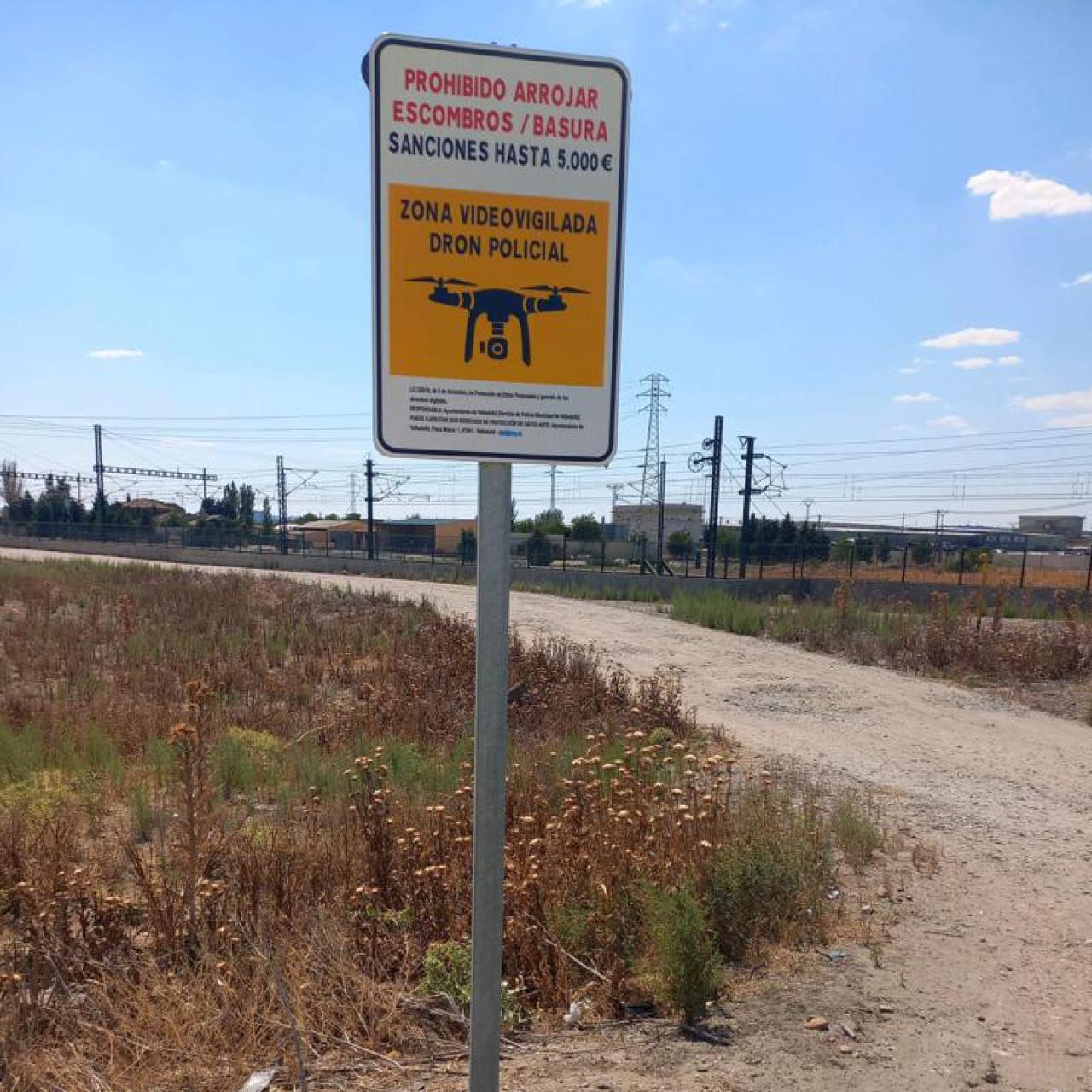 Cartel en la Cañada Real de Burgos