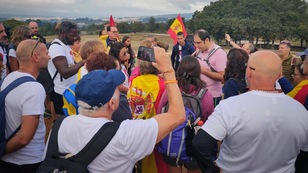 Oración del padre Javier en el Monte do Gouzo.