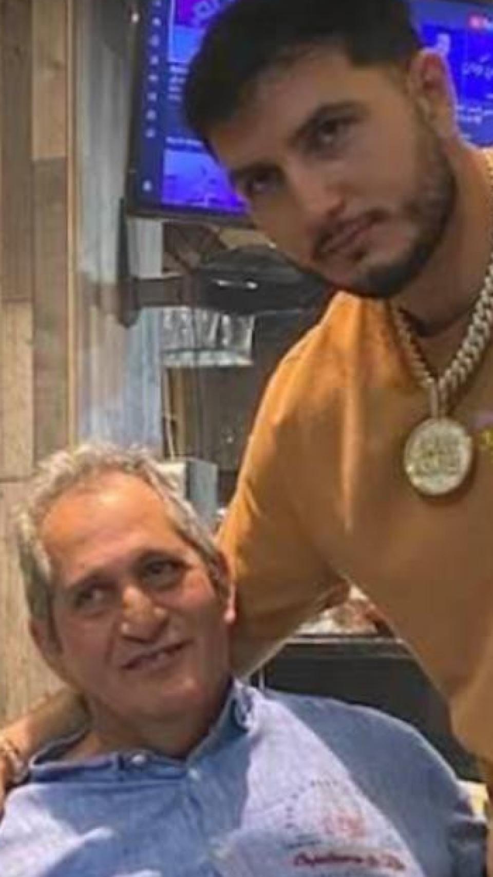 Ismael con Omar en la actualidad.