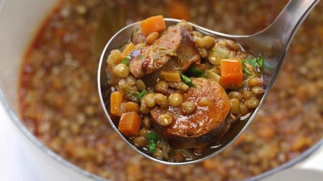 Un plato de lentejas.