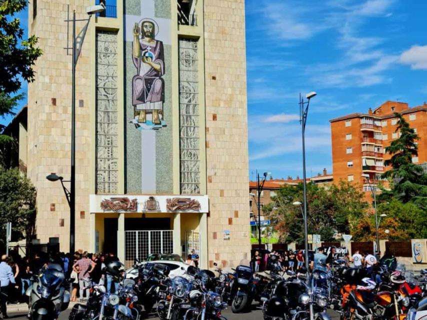 Moteros en la despedida de su amigo