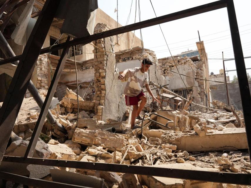 Ruinas de los enfrentamientos entre militantes chiítas rivales en Basora.