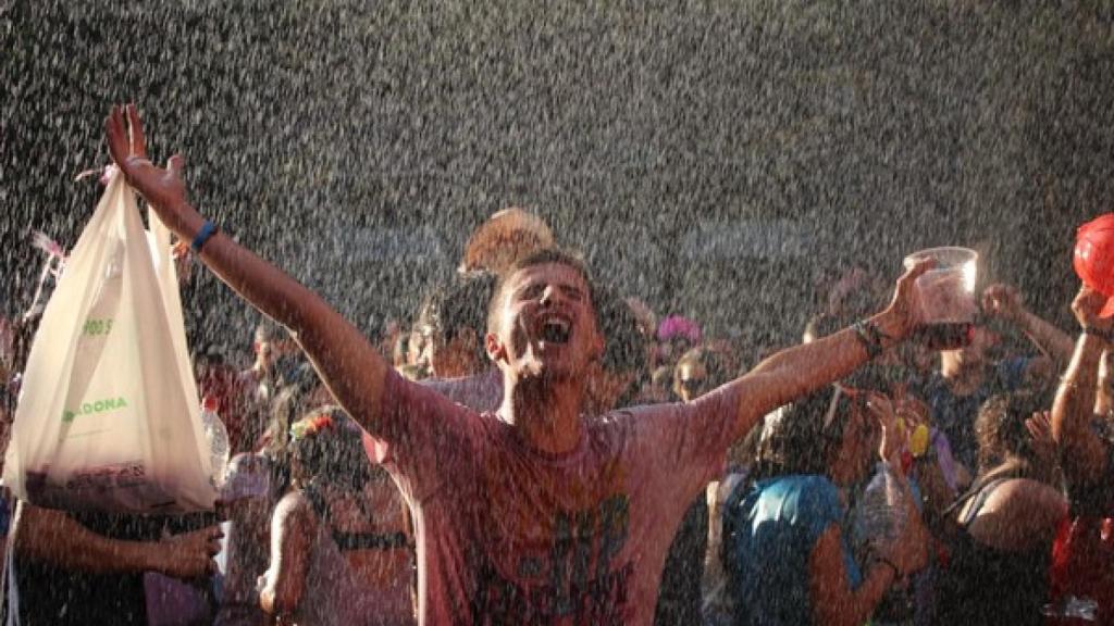 Un desfile de peñas en Valladolid
